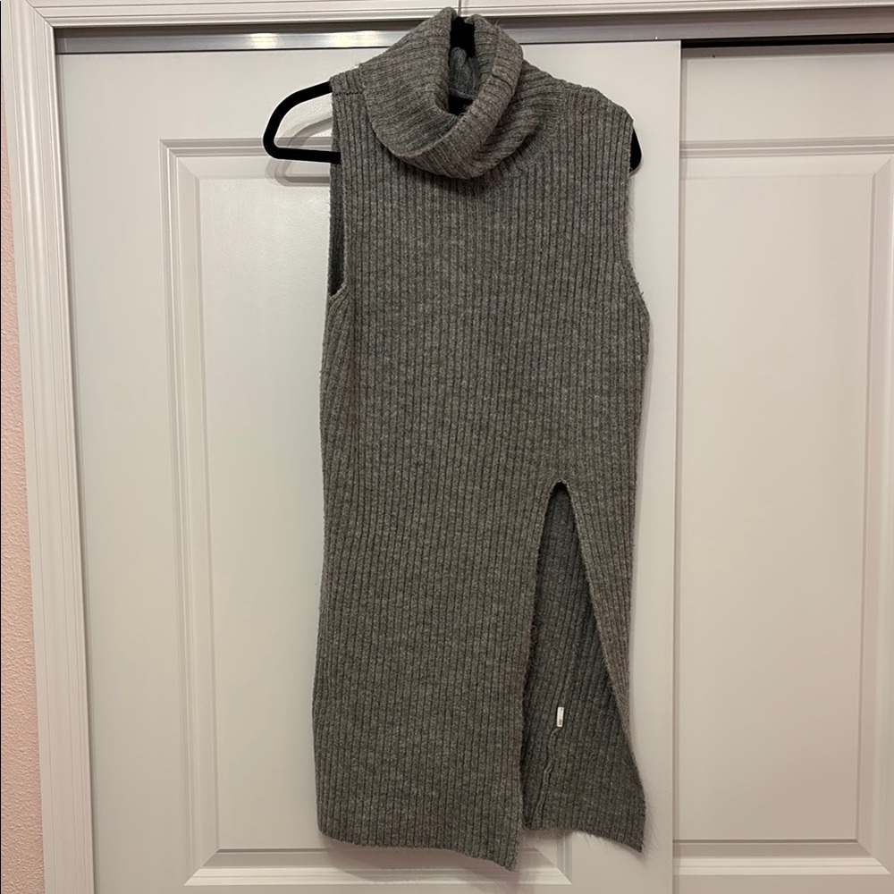 Gray Sleeveless Turtleneck Sweater